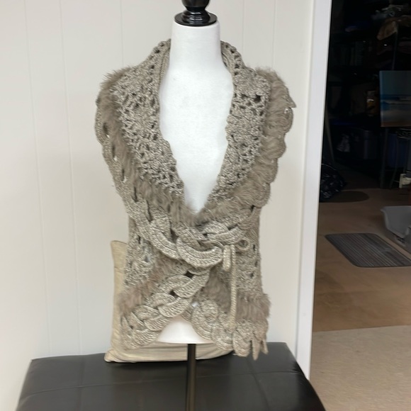 Sioni Wool mix / fur lined crochet/knit vest. - Picture 1 of 13